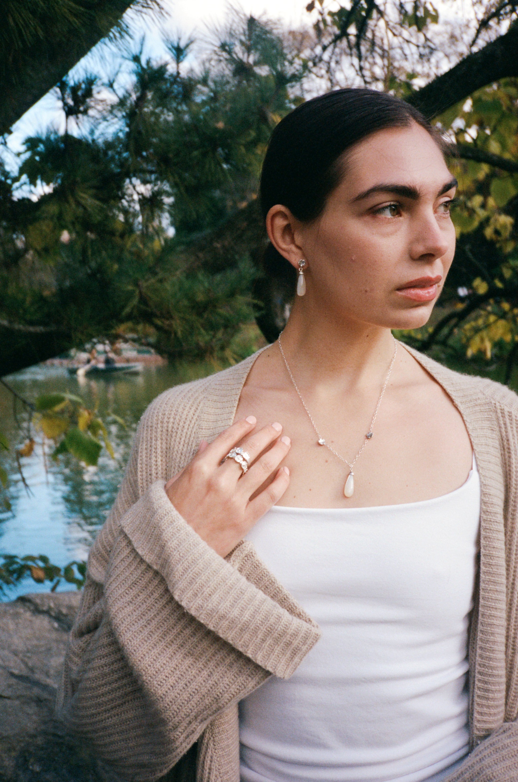 fleur d'argent mother of pearl necklace