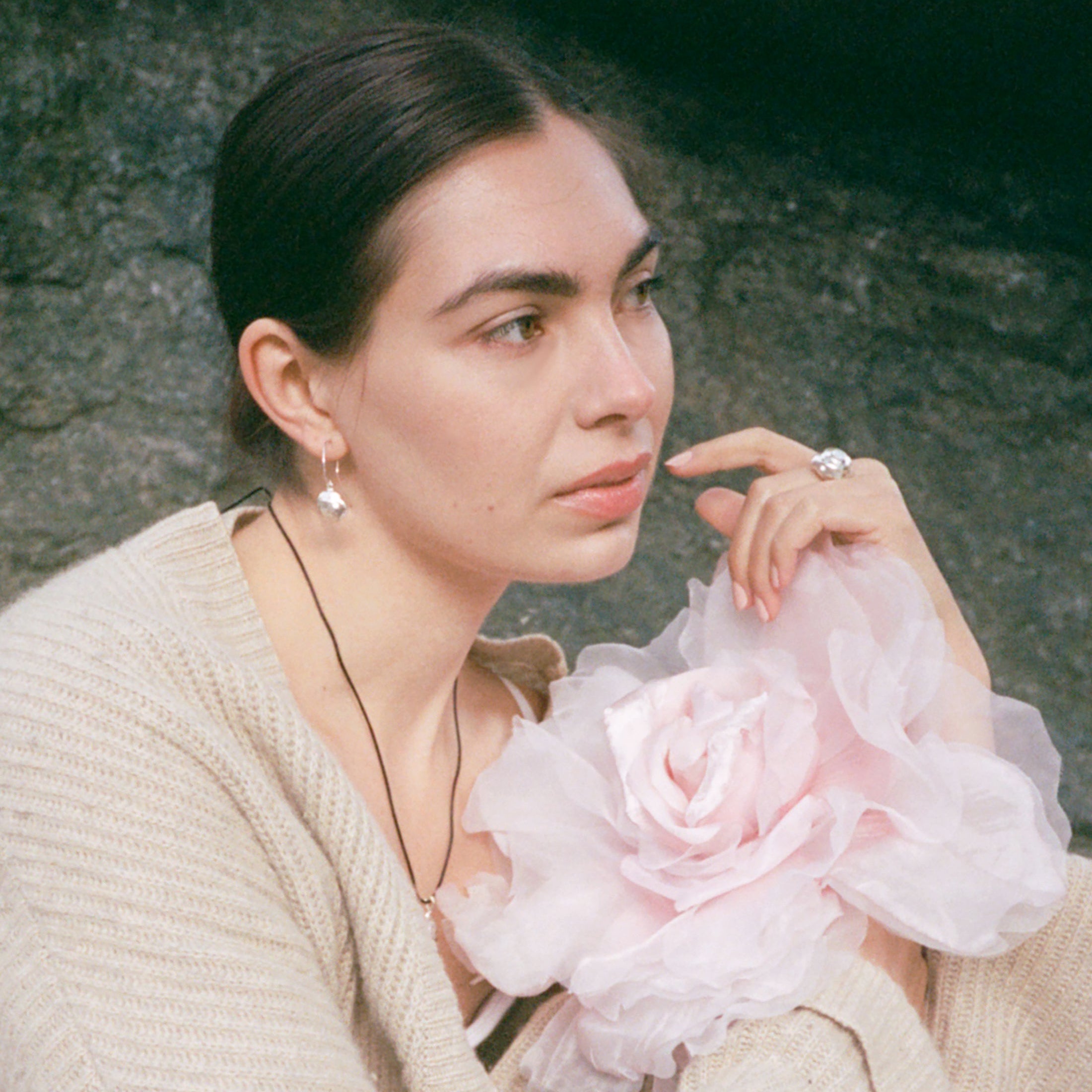 Fleur d'argent rose shaped earrings