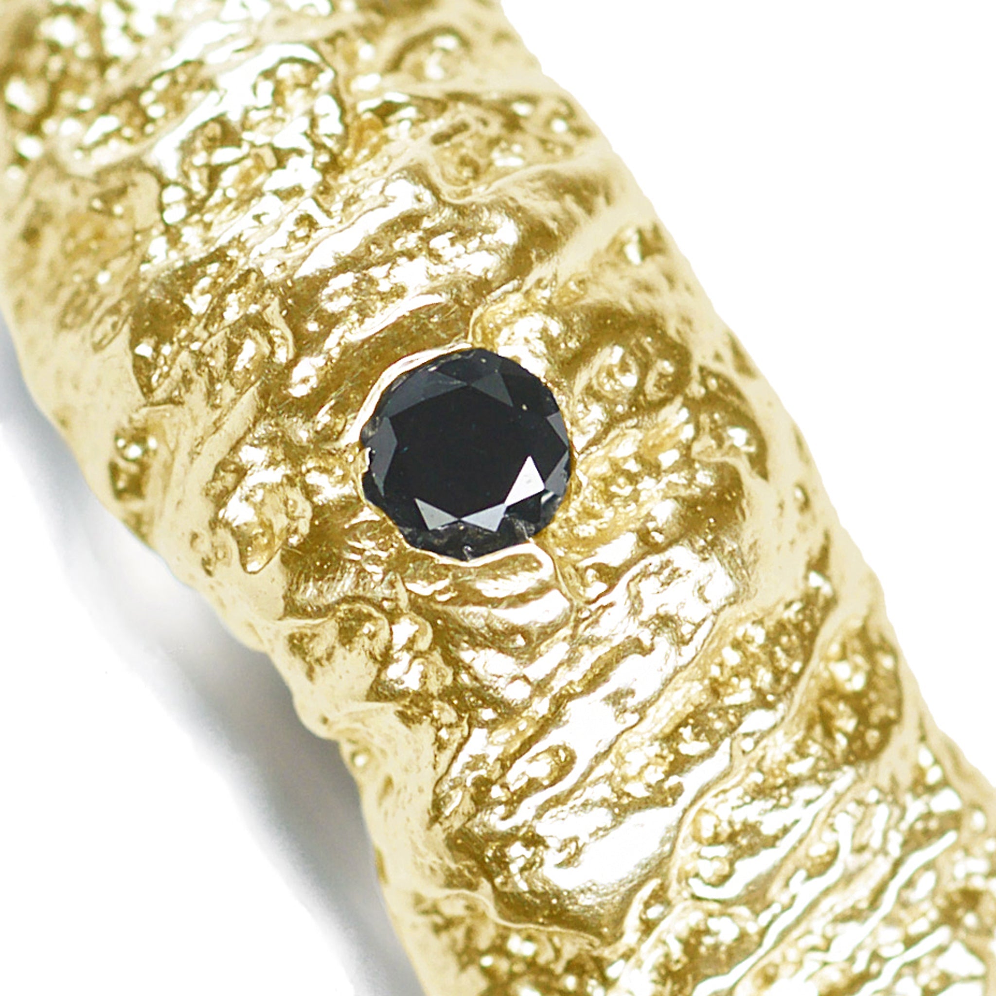 Alliance à imprimé tronc d'arbre en or blanc et jaune 14 carats et 18 carats avec un diamant noir