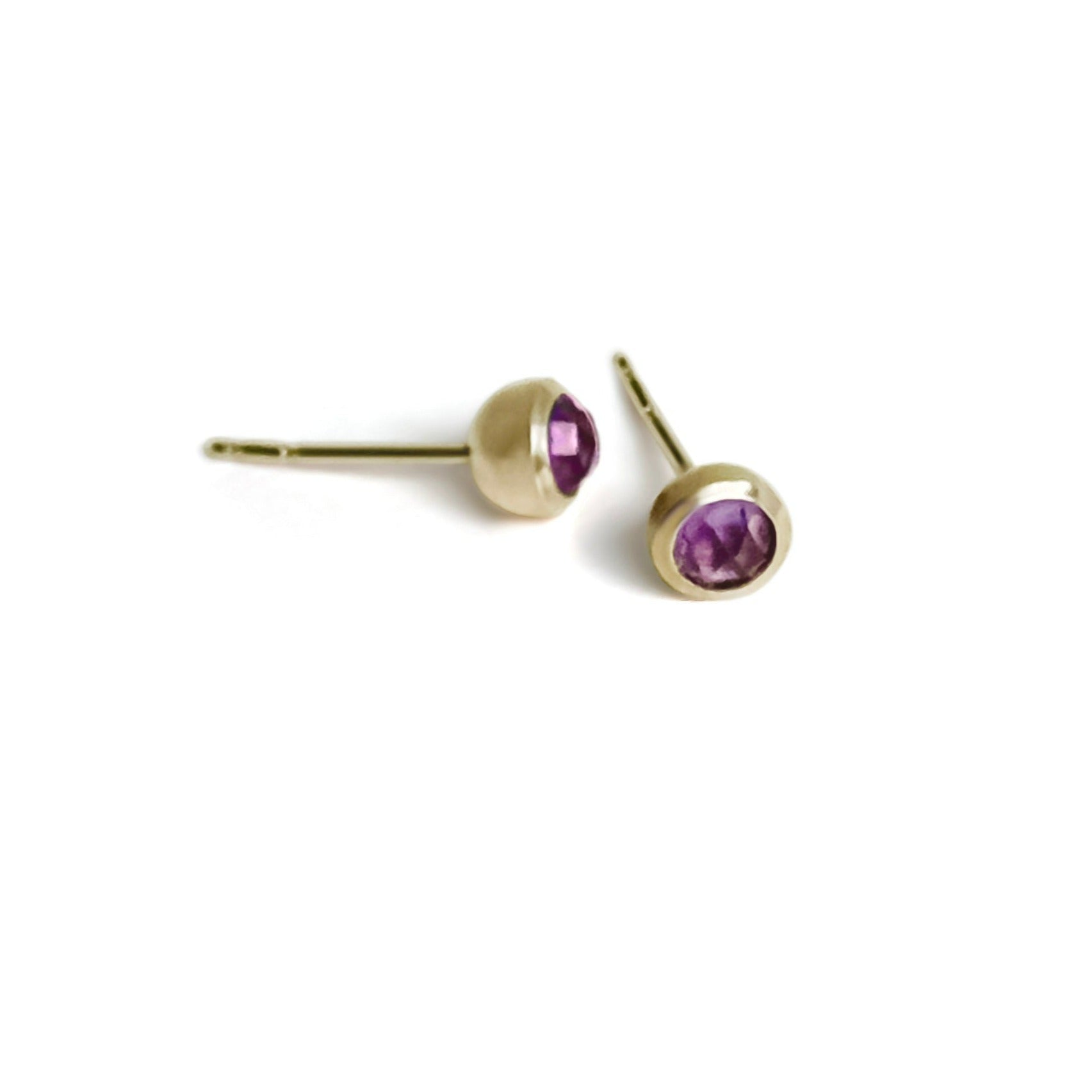 Boucles d'oreilles à tige en or jaune 10 carats avec améthyste taille rose - édition limitée