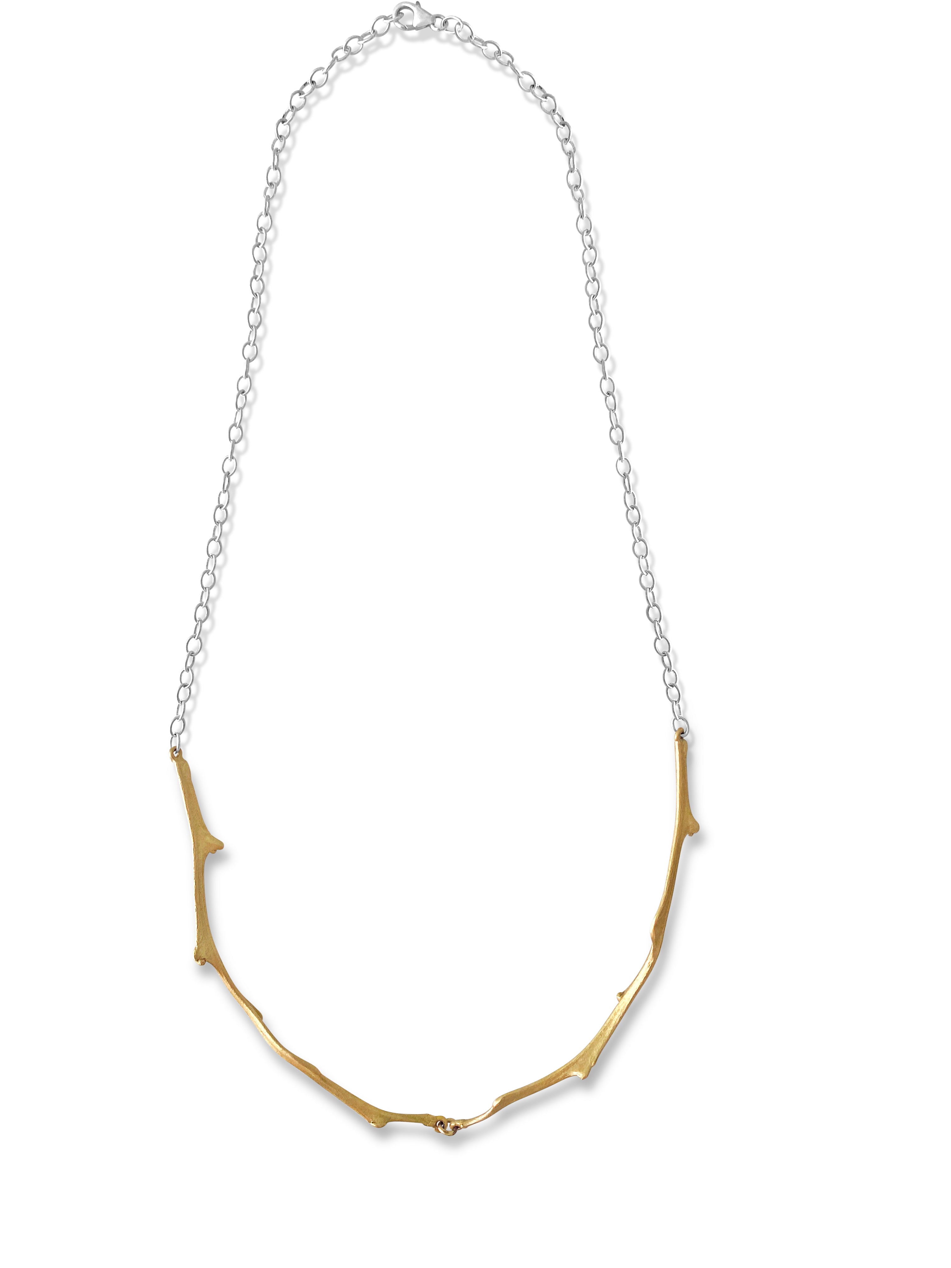 le collier de branches d'arbre