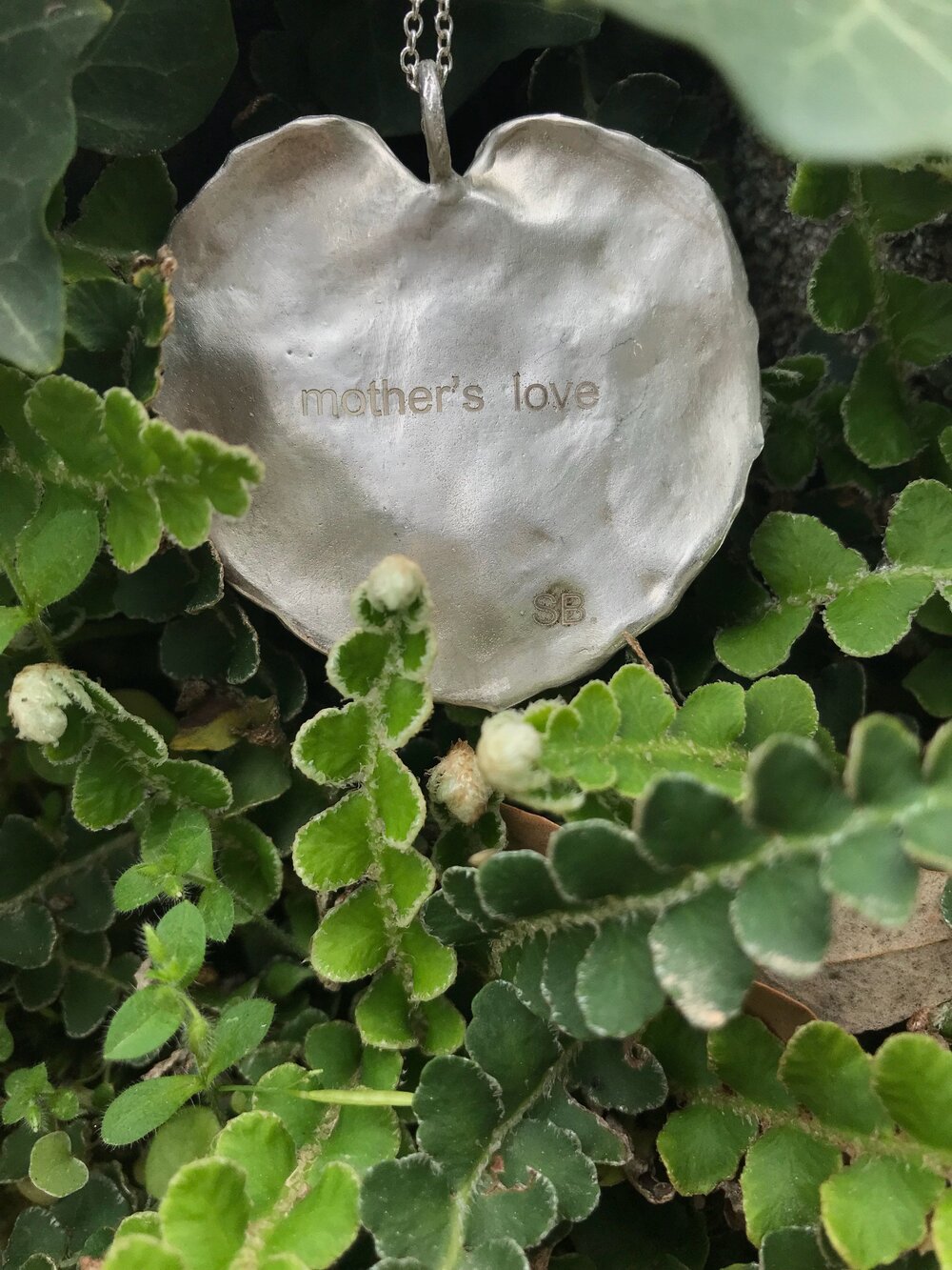 Pendentif coeur en forme de feuille de nénuphar corse