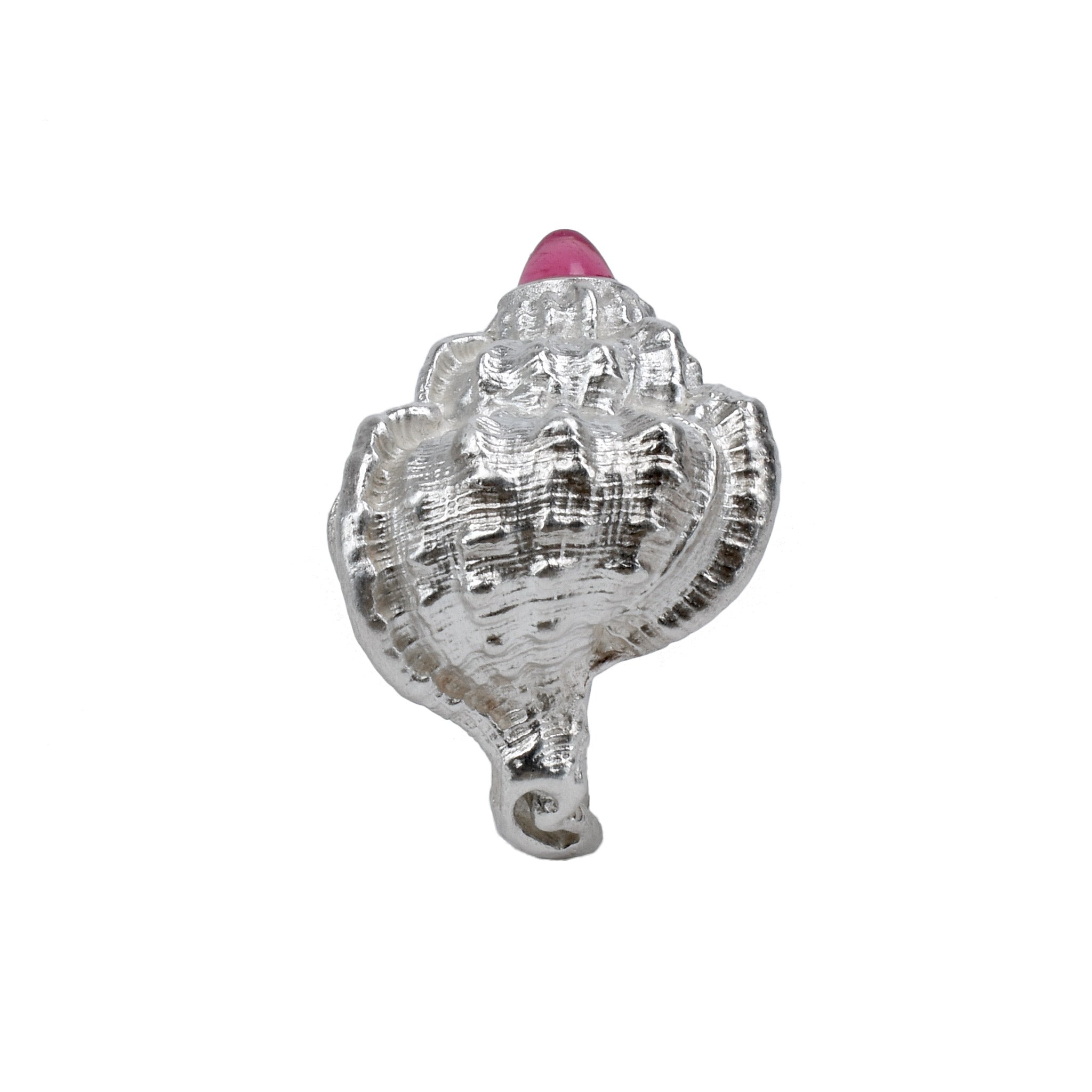 La bague coquillage moulée à partir d'un coquillage avec une pierre précieuse taillée en balle