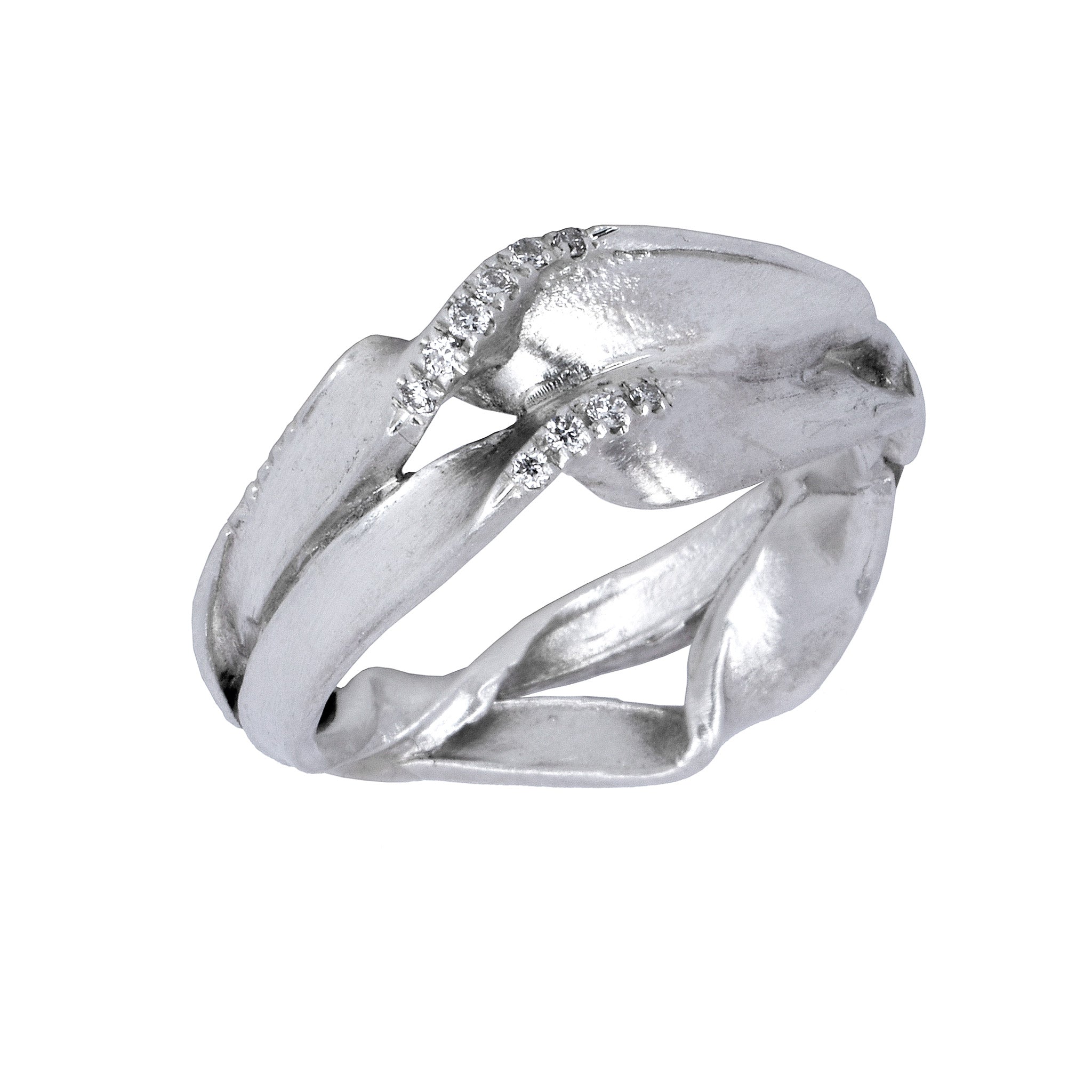 The seaweed ring in silver with 10 white or black diamonds