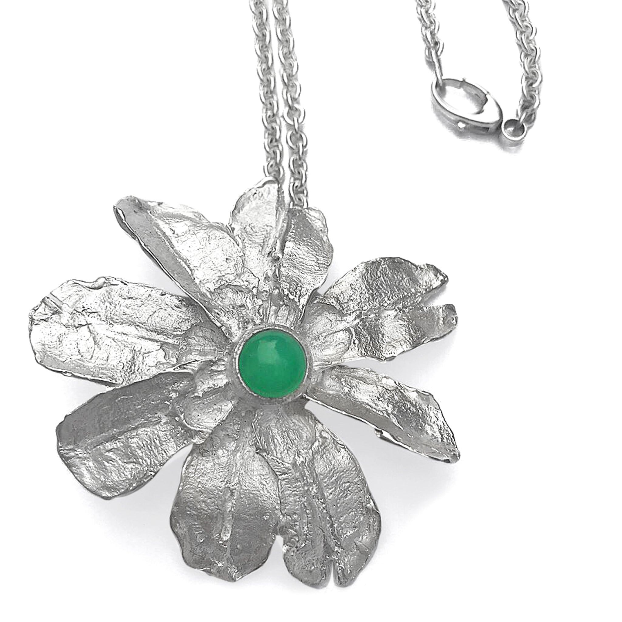 l'argent unique en son genre avec un pendentif en écailles de pomme de pin en pierre chrysoprase
