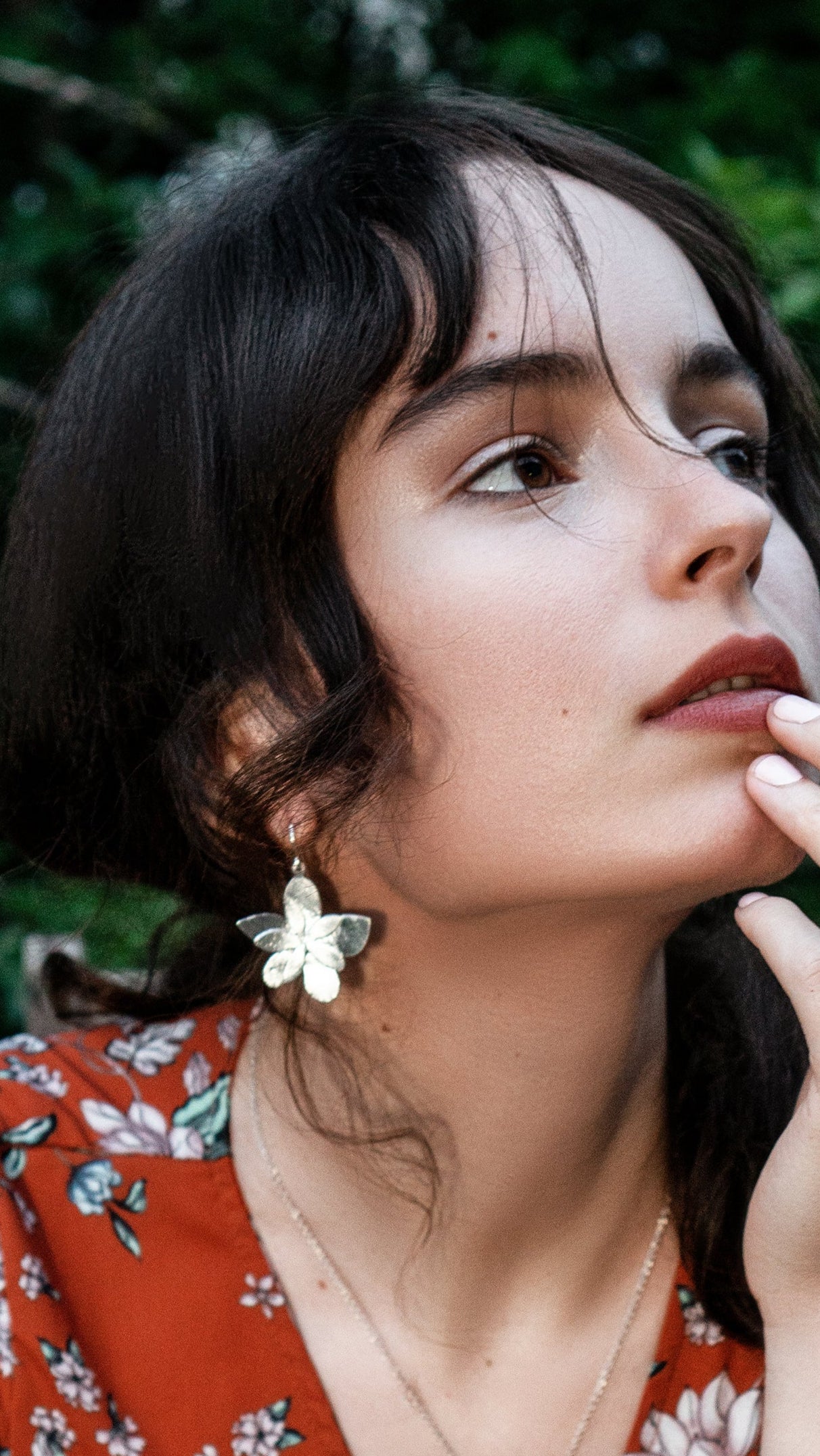 Boucles d'oreilles pendantes en argent sterling Petals Atop Petals en édition limitée