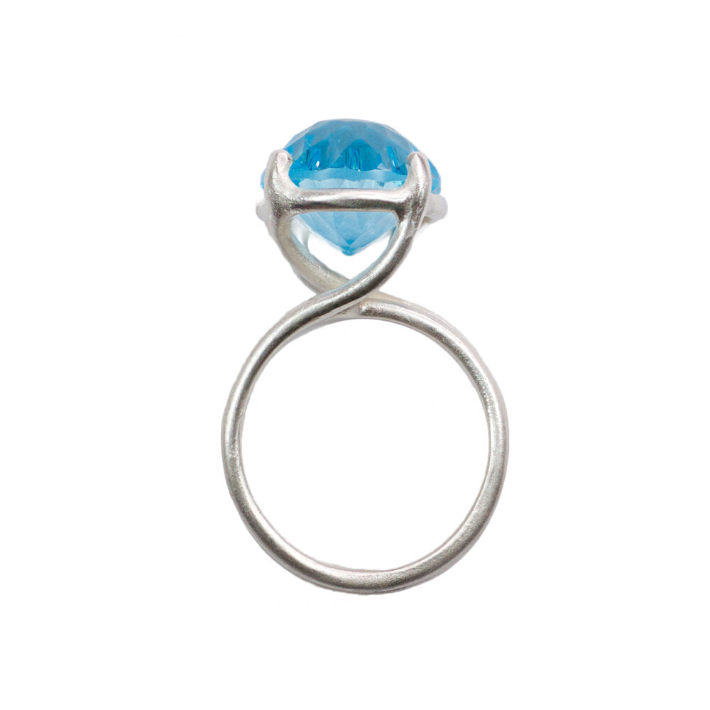 blue topaz wisteria prongs ring - size 6.5