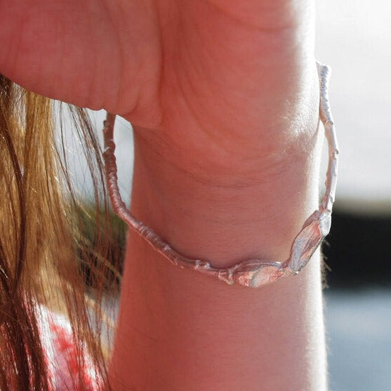 Le bracelet en argent bourgeons de Williamsburg