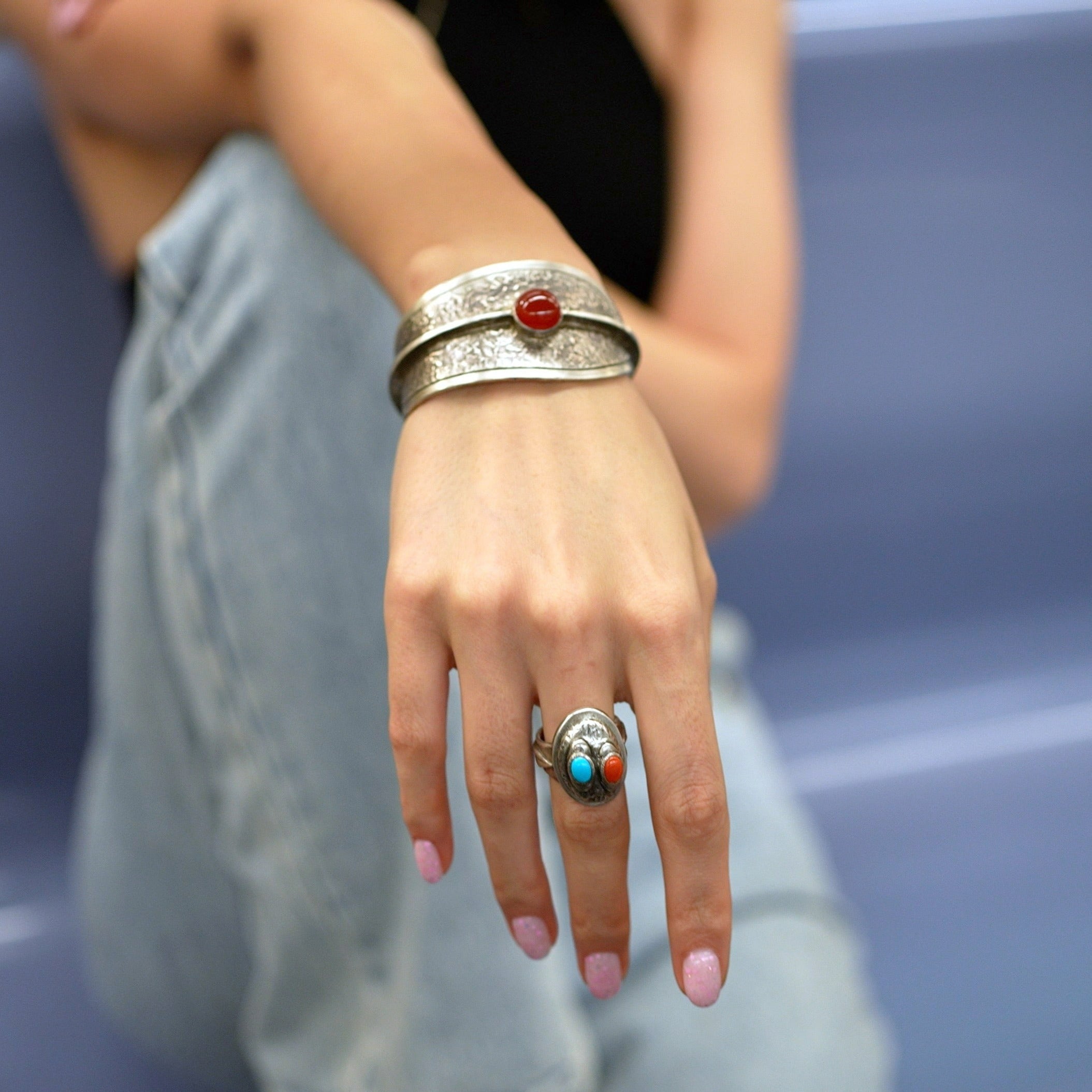 Bague de guerrier africain en argent en édition limitée avec pierres de corail et turquoise