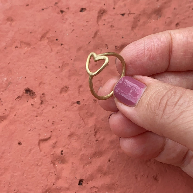 10K yellow gold  heart side ring