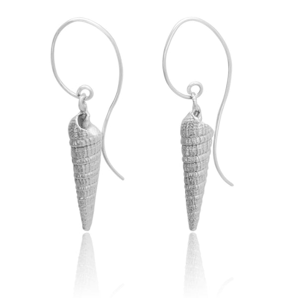 the silver long seashell earrings
