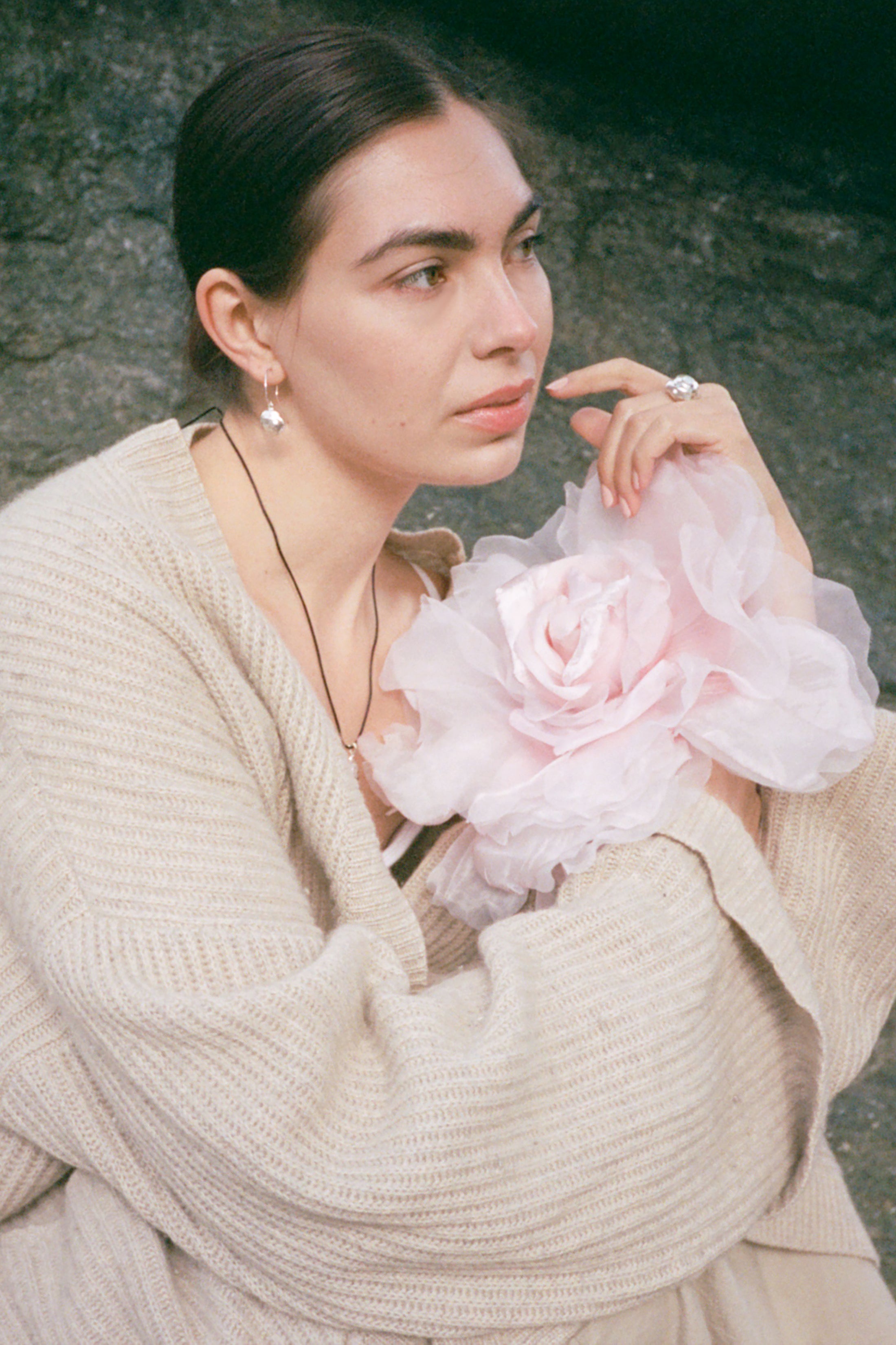 Fleur d'argent rose shaped earrings