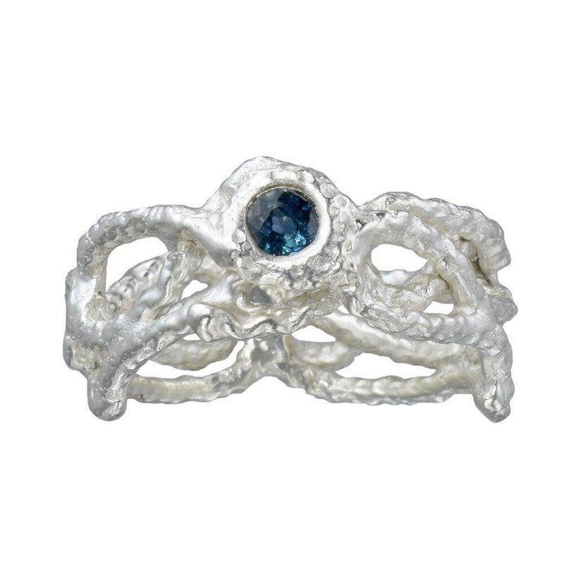 L'anneau filet de pêche avec un saphir bleu - taille 7 prêt à être expédié
