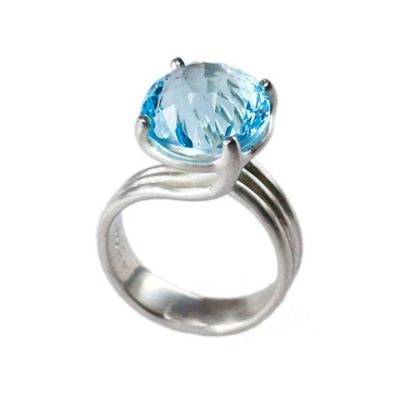 blue topaz wisteria prongs ring - size 6.5